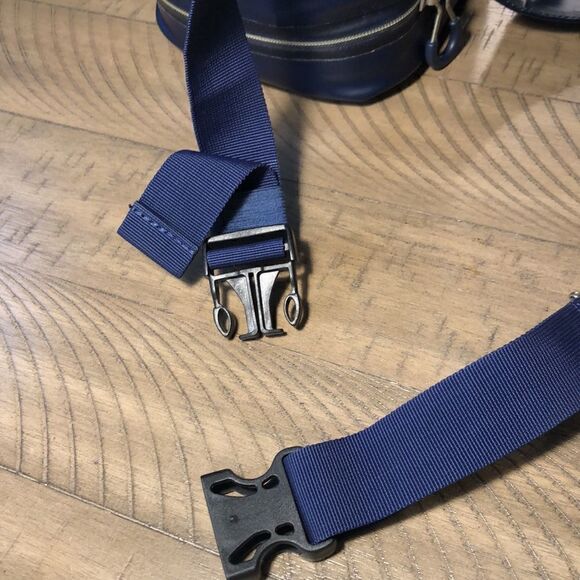 Vineyard Vines 🐳 10 can Cooler Padded Adj. Shoulder Strap beach 🏖 it stay cool - Picture 12 of 17